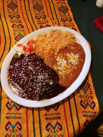 Si Amigos Mexican Restaurant, Mole Poblano