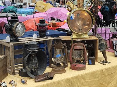 Tanner&#039;s Marketplace Antiques and Crafts Show photo