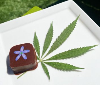 Dorinda&#039;s Chocolates &amp; Essentials photo