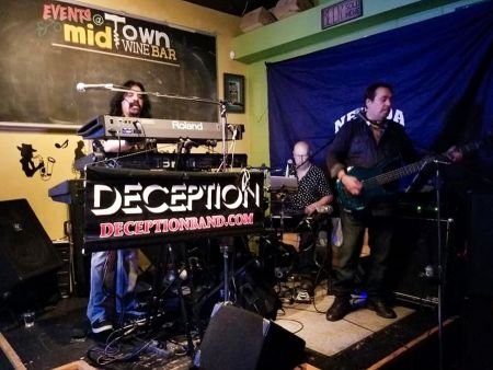 Midtown Spirits, Wine & Bites, Deception