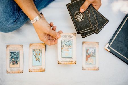 Wandering Wyld, Introduction to Tarot Workshop